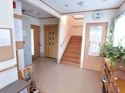 清潔な廊下と階段