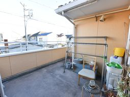 屋外の小さなテラス