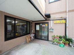 入り口とプランター