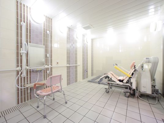 バリアフリーの浴室設備