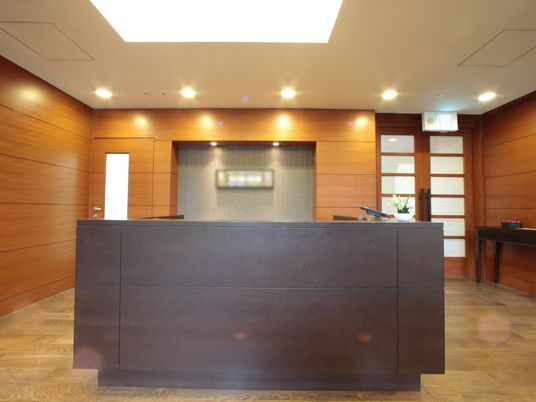 清潔なフロントカウンター