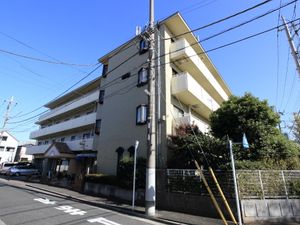 多階層施設の外観