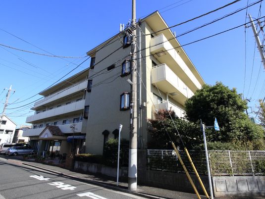 多階層施設の外観
