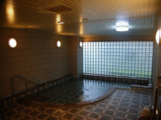 広々とした明るい浴室 浴室 ゆとりある空間でのびのびとした入浴ができ、清潔感のあふれる設計です。