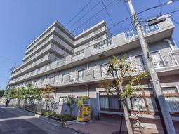 多階層の建物外観