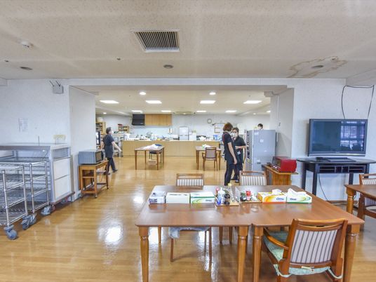  広々とした共有ダイニングエリア  