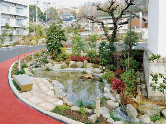 緑豊かな中庭