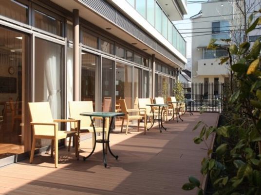 日当たりの良いテラス