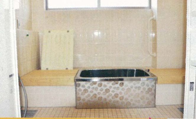 広々とした浴室