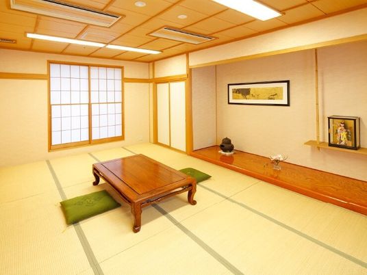 明るい和室の居室