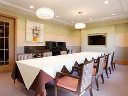 明るい食堂の様子