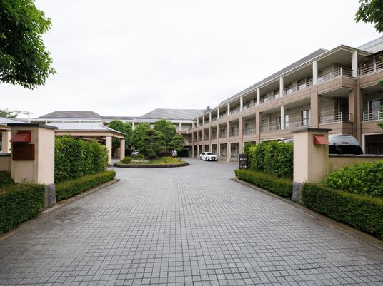 閑静なエントランス