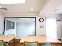 明るい食堂のインテリア