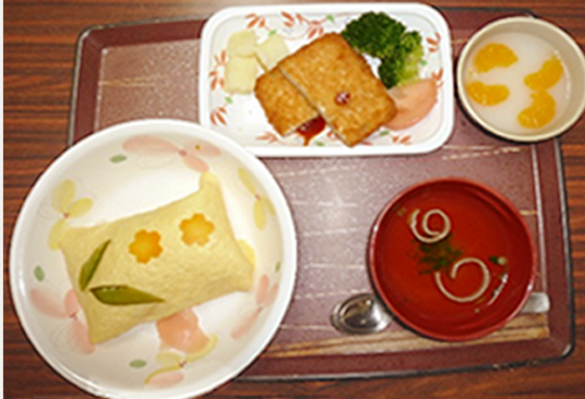 手厚いケアの食事サービス