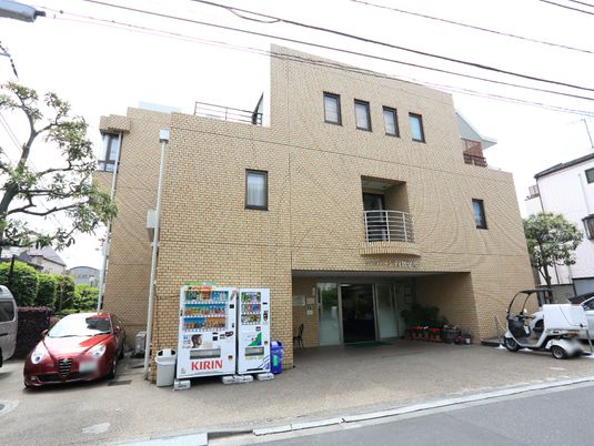 ゆったり外観の建物