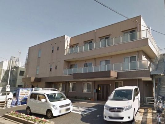 建物の正面外観