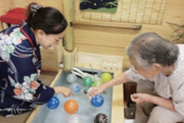 目の前のスタッフの笑顔の様子