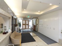 清潔感あるエントランス