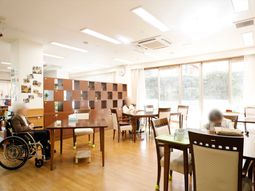 明るいダイニングルーム