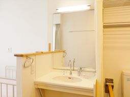 明るい洗面台