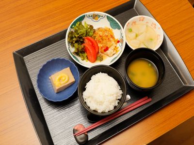 和風バランス食の盛り付け