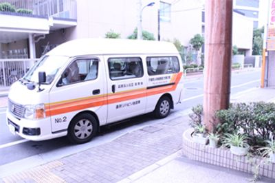 送迎用のワゴン車