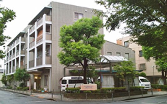 木陰がある外観