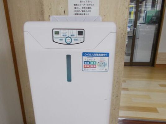 空気清浄機のある廊下  