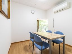 静かな空間を望む多目的室