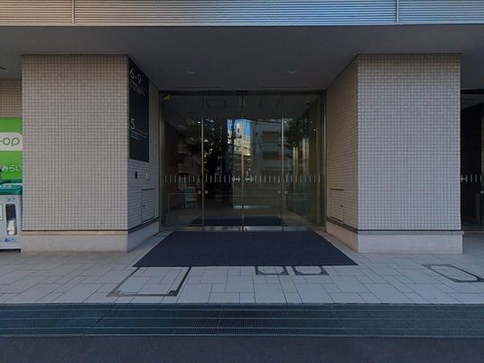 明るいエントランス