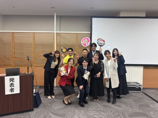 発表者と集合する会場  