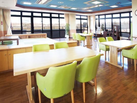 自然光が入る明るい空間