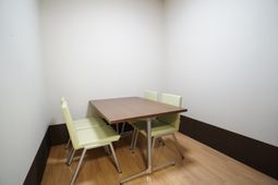 シンプルな多目的スペース