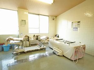 明るい浴室  