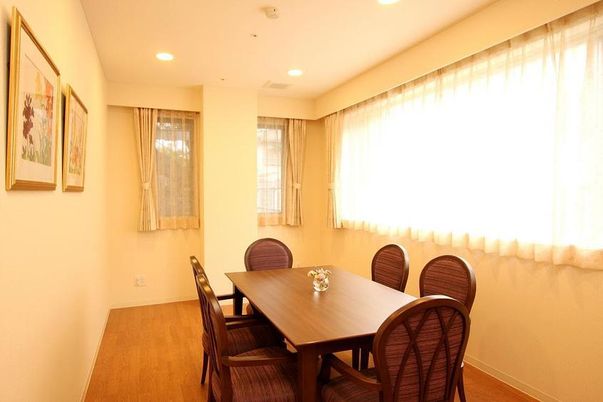 暖かみのあるダイニング