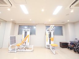 トレーニング機器のある部屋