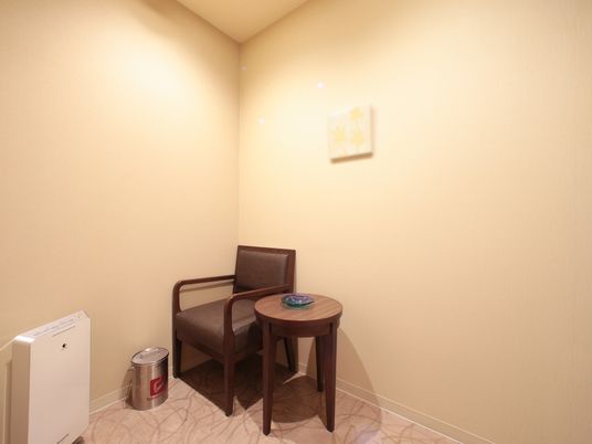 シンプルな休憩スペース