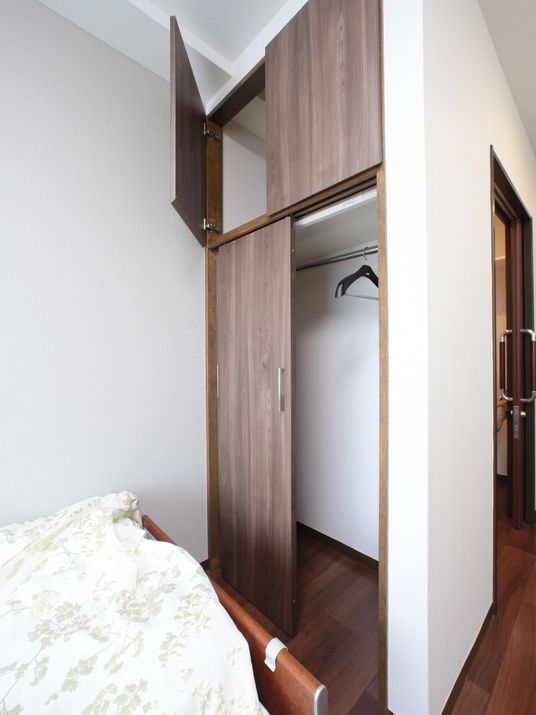 洋室のクローゼット部分