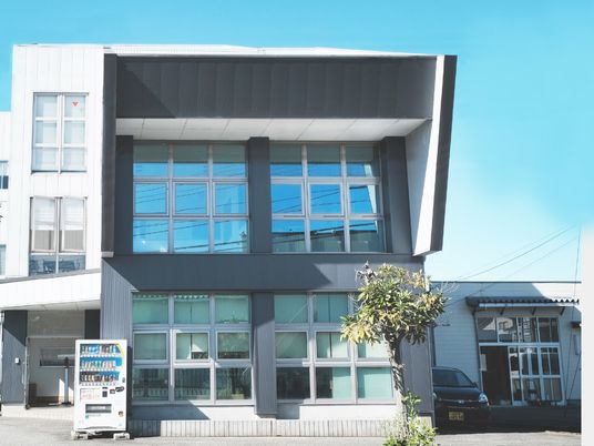 外観の建物正面  