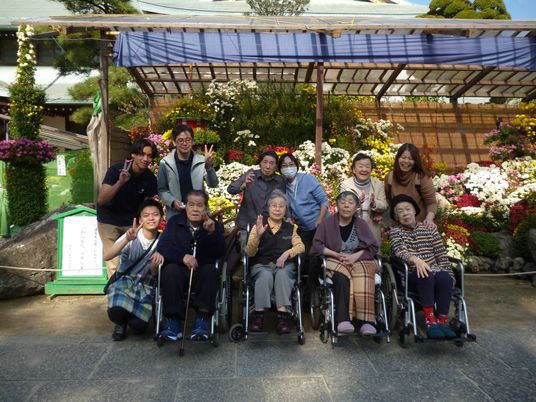 和やかな雰囲気の集合