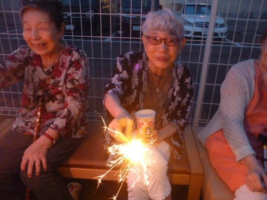 和やかな雰囲気の仲間たち