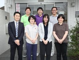 スタッフの集合写真