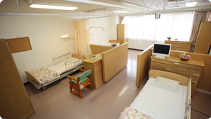 明るい個室の居室