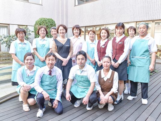 スタッフ集合写真