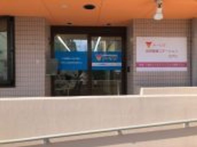 ゆったりとしたエントランス エントランス 広々とした開放的な入口は、明るい日差しを感じられ、訪れる方を温かく迎えます。