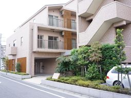 清潔な外観の建物