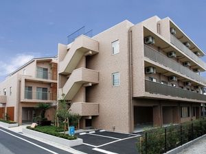 清潔感溢れる外観の施設