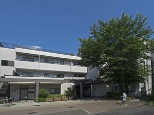 施設の開放的な外観