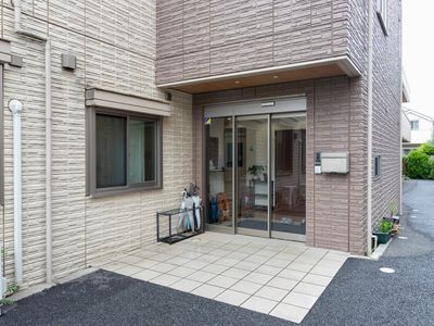 エントランスの外観