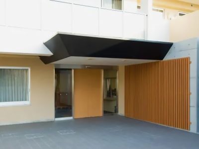 明るい雰囲気のエントランス